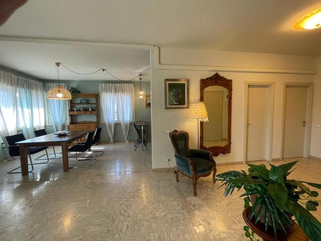 מסטרה Villa Irene Apartments מראה חיצוני תמונה